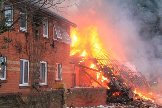 بريطانيا: العديد من الاصابات في انفجار مبنى وفقدان الاتصال بأشخاص صورة رقم 3