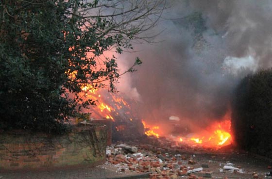 بريطانيا: العديد من الاصابات في انفجار مبنى وفقدان الاتصال بأشخاص صورة رقم 13