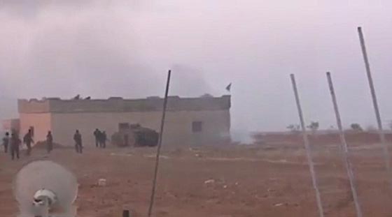 بالفيديو.. لحظة تفجير انتحاري لنفسه بالخطأ صورة رقم 5