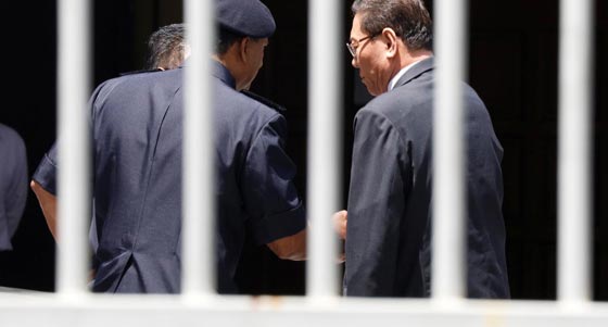 الكشف عن رسالة توسل من الاخ غير الشقيق إلى اخيه الزعيم الكوري  صورة رقم 8