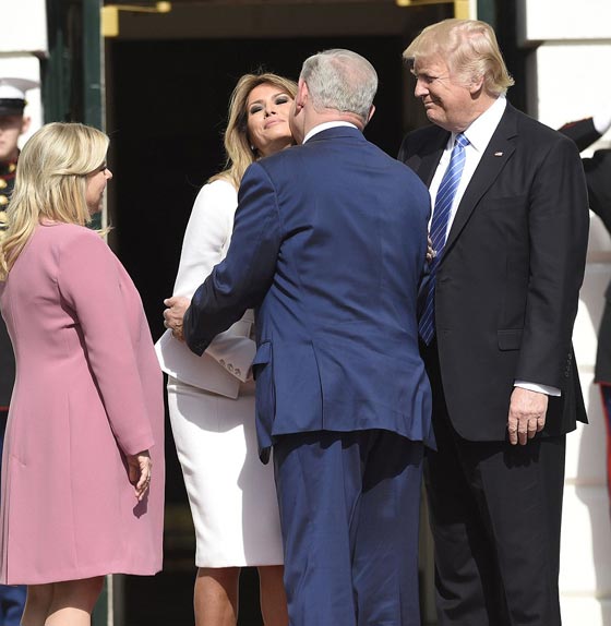 لماذا كشفت سارة نتنياهو عن ساقيها في البيت الابيض؟ صورة رقم 2