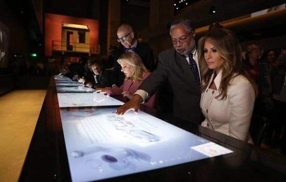 لماذا كشفت سارة نتنياهو عن ساقيها في البيت الابيض؟ صورة رقم 13