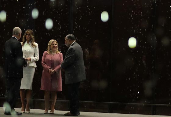 لماذا كشفت سارة نتنياهو عن ساقيها في البيت الابيض؟ صورة رقم 14