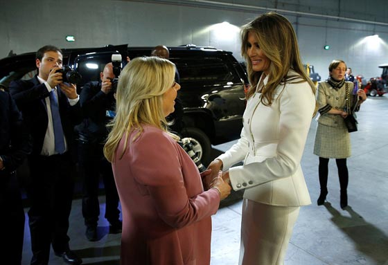 لماذا كشفت سارة نتنياهو عن ساقيها في البيت الابيض؟ صورة رقم 15