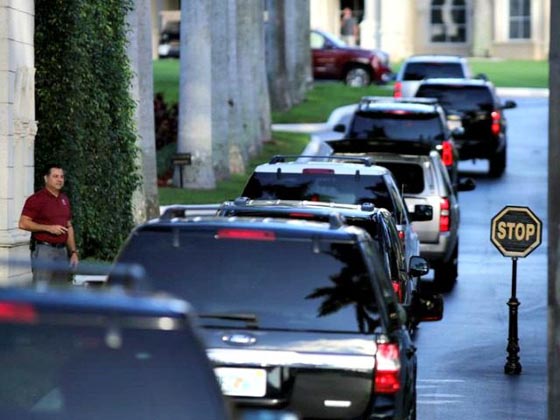 رشق موكب ترامب بجسم مجهول والشرطة السرية تفتح تحقيقا صورة رقم 5