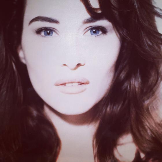 ايناس.. اخت سرّية تظهر لميلانيا ترامب وتعيش في نيويورك صورة رقم 6