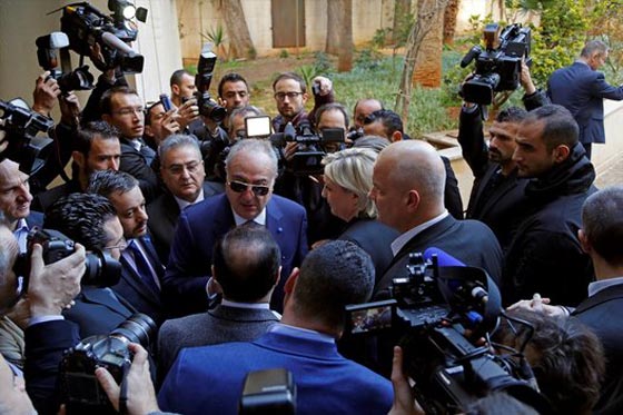 المرشحة اليمين بفرنسا تمتنع عن لقاء مفتي بيروت لفرض الحجاب عليها! صورة رقم 5