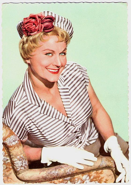 قصة مثيرة.. نجمة المانية كانت مقربة من النظام النازي وجاسوسة للاتحاد السوفييتي صورة رقم 7