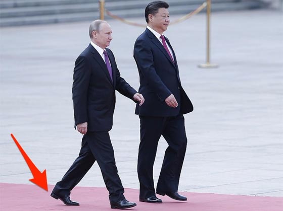 صور سياسيبن يلبسون الكعب العالي ليبدون اكثر طولا ويظهرون قوتهم! صورة رقم 1