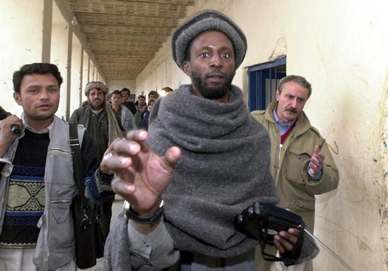 فضيحة صادمة: هل دفعت بريطانيا 20 مليون جنيه استرليني تعويضات لداعش؟ صورة رقم 3