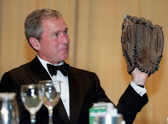  ترامب يقاطع العشاء السنوي لمراسلي البيت الأبيض مؤكدا سوء علاقته مع الصحافة! صورة رقم 8