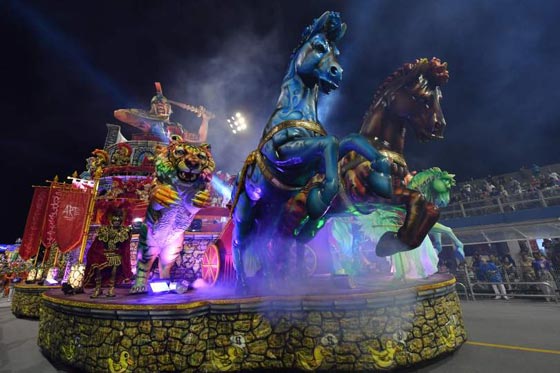 اضخم احتفال سامبا على وجه الارض في البرازيل يبشر بموسم الصوم  صورة رقم 25