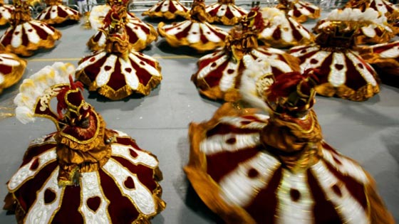 اضخم احتفال سامبا على وجه الارض في البرازيل يبشر بموسم الصوم  صورة رقم 31