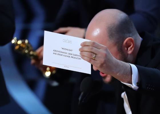 خطأ محرج.. فيلم مونلايت ينتزع الاوسكار من لا لا لاند على المسرح صورة رقم 13