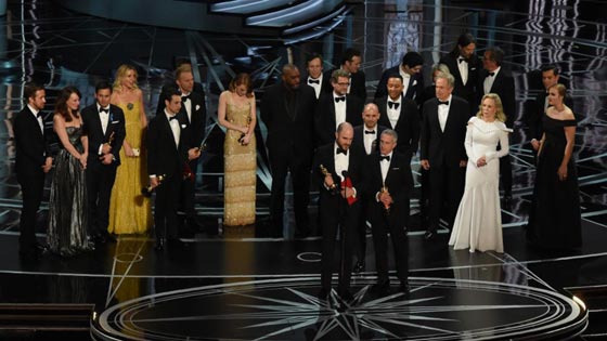خطأ محرج.. فيلم مونلايت ينتزع الاوسكار من لا لا لاند على المسرح صورة رقم 5