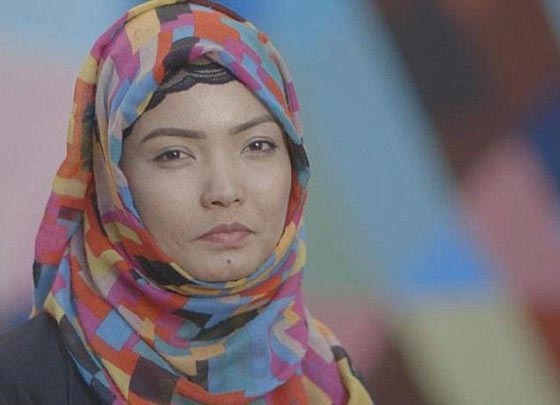 هل استراليا عنصرية؟! شاهد كيف تعامل الناس رحيلة المنقبة في الشارع صورة رقم 3