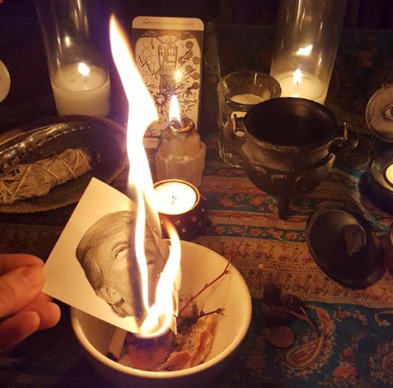 الساحرات في امريكا يسلطن القوى الروحية لطرد ترامب من البيت الابيض صورة رقم 3