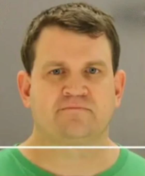 السجن مدى الحياة لطبيب فاشل تسبب باعاقات لعدد من مرضاه صورة رقم 1