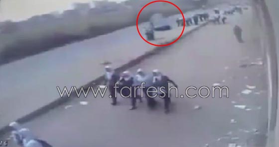 فيديو  صادم: سيارة مسرعة بجنون تدهس 10 طالبات مصريات! صورة رقم 2