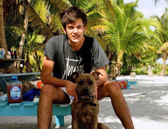 فيديو مرعب: مقتل 4 اشخاص احتراقا في سيارة بورش بينهم امرأة وطفلها صورة رقم 13