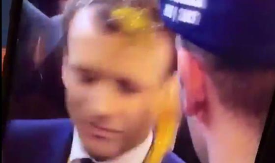 فيديو صادم.. بيضة في جبين المرشح الرئاسة للانتخابات الفرنسية صورة رقم 2