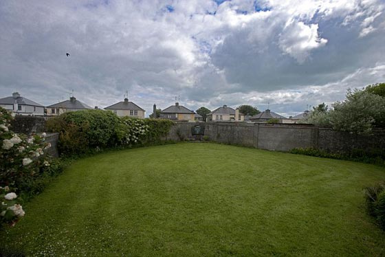 اكتشاف بقايا 800 جثة لأطفال داخل ملجأ ايتام بايرلندا صورة رقم 8