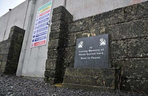 اكتشاف بقايا 800 جثة لأطفال داخل ملجأ ايتام بايرلندا صورة رقم 4