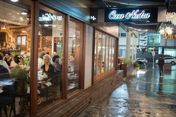 بفضل كاميرا المراقبة: فيديو يفضح حيلة فاشلة لزبونة للتهرب من فاتورة مطعم صورة رقم 4