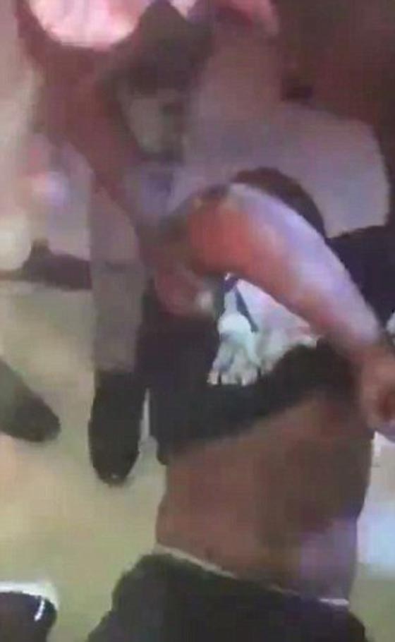 صور وفيديو صادم: شاب يشرب زجاجة (تكيلا) دفعة واحدة ويفقد حياته بسبب رهان! صورة رقم 5