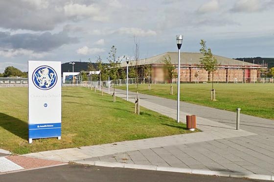 مزيل العرق تسبب بعمل انذار الحريق وطرد طالبة من المدرسة! فيديو صورة رقم 4