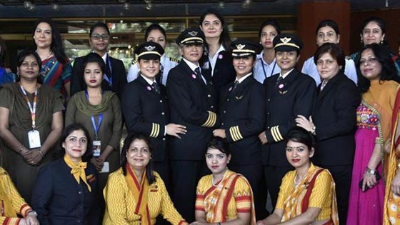 بدون ذكور.. أول رحلة جوية في العالم بطاقم نسائي كامل من الهند الى امريكا صورة رقم 4