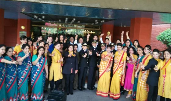 بدون ذكور.. أول رحلة جوية في العالم بطاقم نسائي كامل من الهند الى امريكا صورة رقم 5