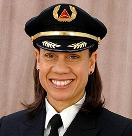  دخلتا تاريخ الطيران.. دون وستيفاني تقودان رحلة داخلية بامريكا صورة رقم 3