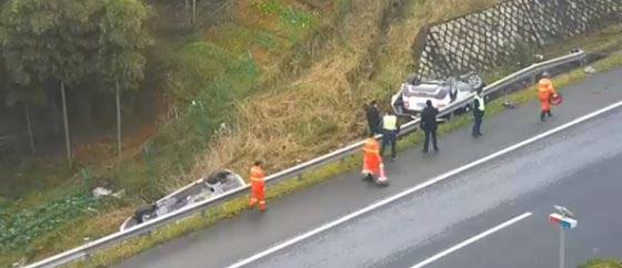 فيديو حادث سير مروع سببه سائق استخدم هاتفه اثناء القيادة  صورة رقم 2