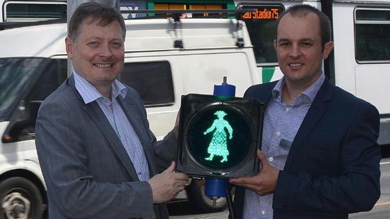 اشارات مرور (نسائية) في شوارع أستراليا! صورة رقم 9