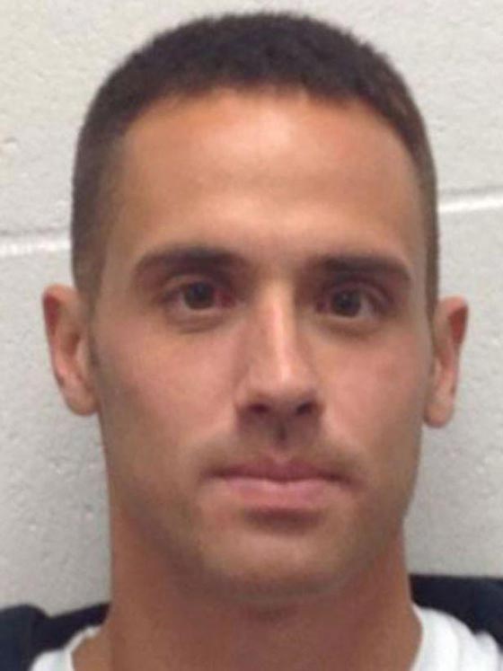 فيديو مروع لمحاولة اغتصاب موظفة في فندق  صورة رقم 1