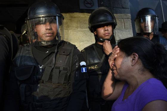  مقتل 21 فتاة في حريق دار رعاية اطفال في غواتيمالا وإصابة العشرات  صورة رقم 9