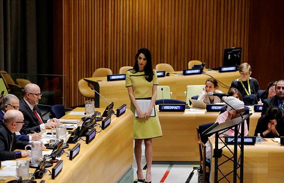 امل كلوني ضد داعش: لماذا لم يتم فعل اي شيء ضد هؤلاء المجرمين صورة رقم 11