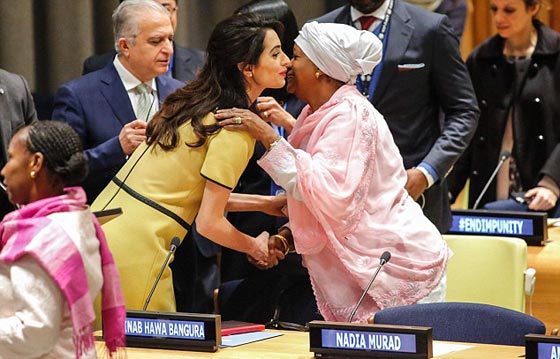 امل كلوني ضد داعش: لماذا لم يتم فعل اي شيء ضد هؤلاء المجرمين صورة رقم 15