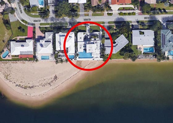 سفينة سياحية عملاقة تدب الرعب في قلوب سكان منزل فخم كادت تبتلعه صورة رقم 4