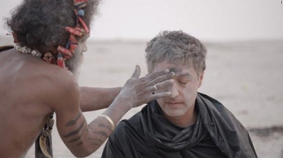  تجربة صادمة لمذيع مع قبيلة تأكل مخ البني آدميين والبراز! فيديو صورة رقم 2