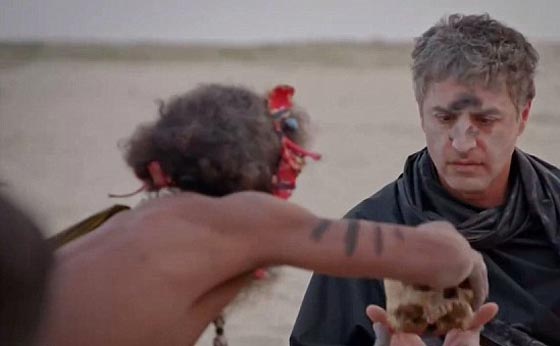  تجربة صادمة لمذيع مع قبيلة تأكل مخ البني آدميين والبراز! فيديو صورة رقم 4