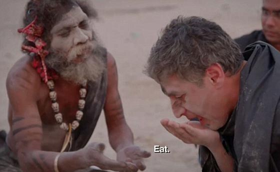  تجربة صادمة لمذيع مع قبيلة تأكل مخ البني آدميين والبراز! فيديو صورة رقم 6