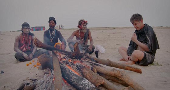  تجربة صادمة لمذيع مع قبيلة تأكل مخ البني آدميين والبراز! فيديو صورة رقم 1