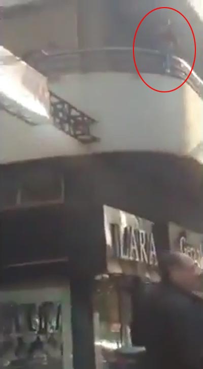  فيديو مؤلم.. فتاة لبنانية تحاول الانتحار ورجل يحرضها على القفز من اعلى صورة رقم 2