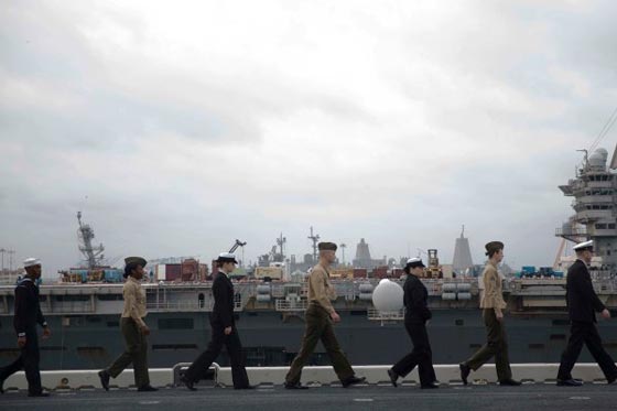  فضيحة.. تسريب صور شائنة لفتيات في البحرية الامريكية تهز امريكا صورة رقم 3