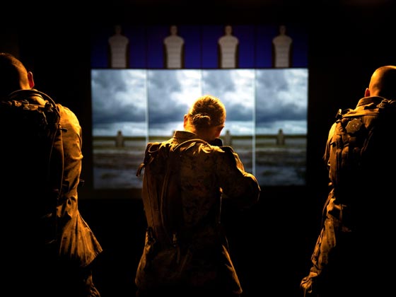  فضيحة.. تسريب صور شائنة لفتيات في البحرية الامريكية تهز امريكا صورة رقم 5