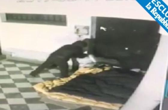  فيديو صادم: عامل محطة وقود يرش البنزين على عشيق زوجته  ويحرقه! صورة رقم 5