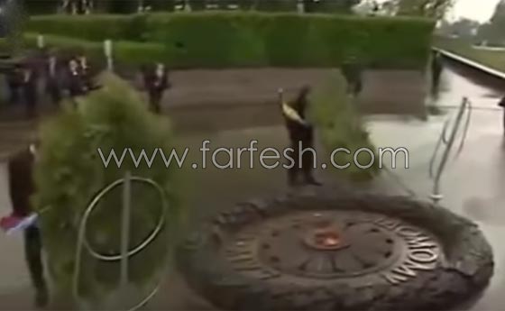  فيديو اغرب مواقف محرجة وطريفة التي اثارت السخرية من رؤساء الدول! صورة رقم 2