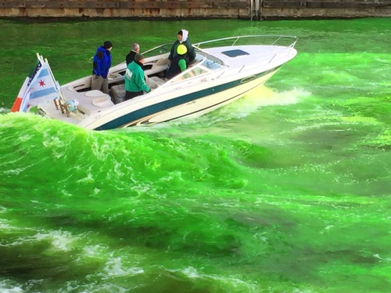 فيديو طريف: لماذا تم صبغ  نهر شيكاغو باللون الاخضر؟ صورة رقم 7